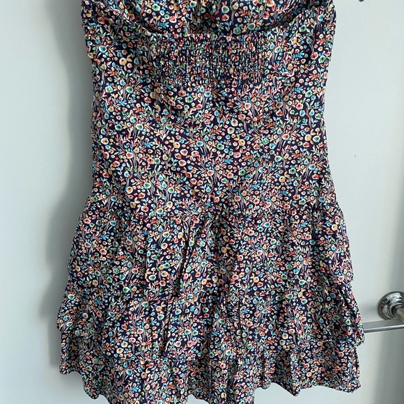Express | Floral Ruffle Strapless Dress - Picture 5 of 7